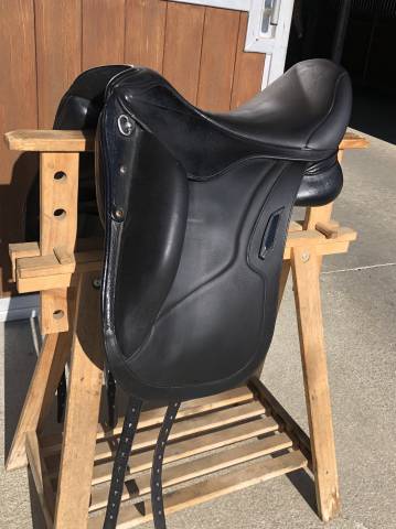 Selle de dressage Aviar 