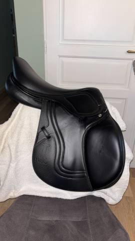 Selle Ikonic mod&egrave;le selle jumping doubl&eacute; veau