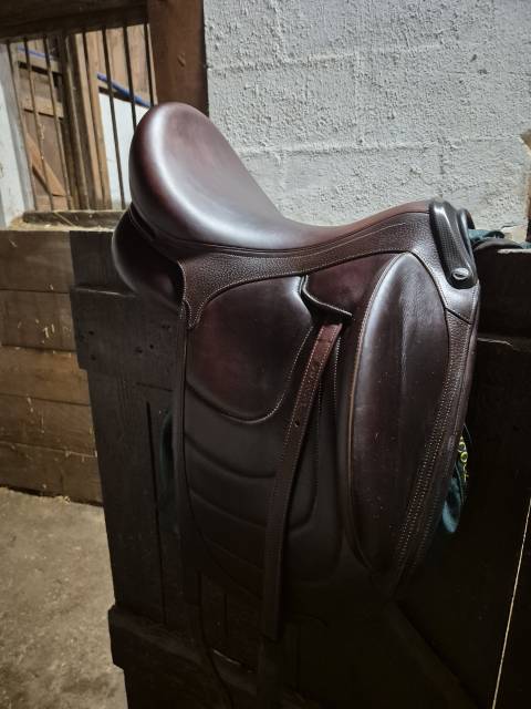Selle de dressage devoucoux makila Harmonie S