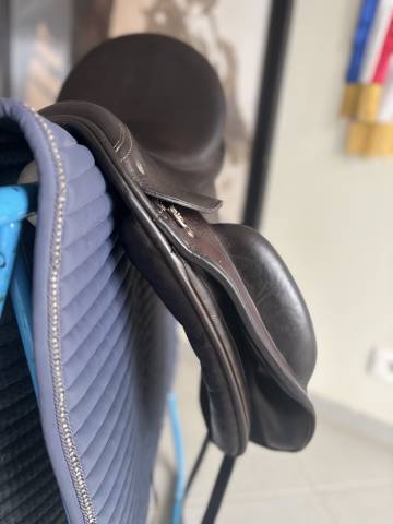 selle de dressage Custom saddlery / Wolfgang and saddle