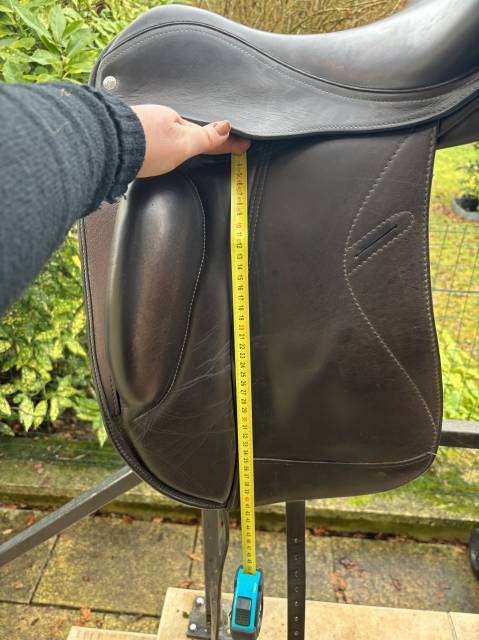 selle de dressage Custom saddlery / Wolfgang and saddle