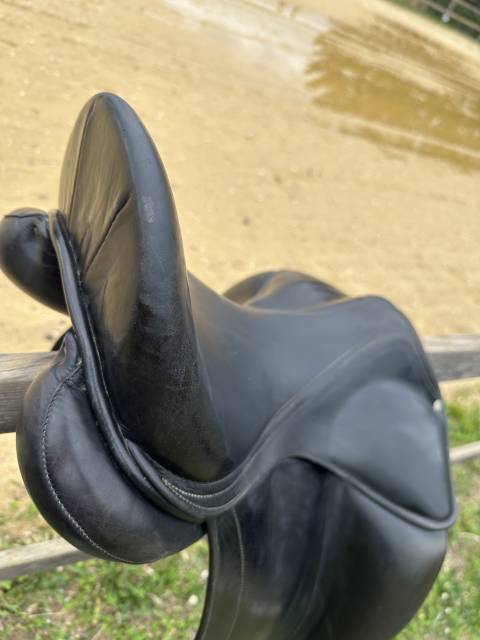 Selle dressage Childeric DGP 18&nbsp;&lsquo;&acute;