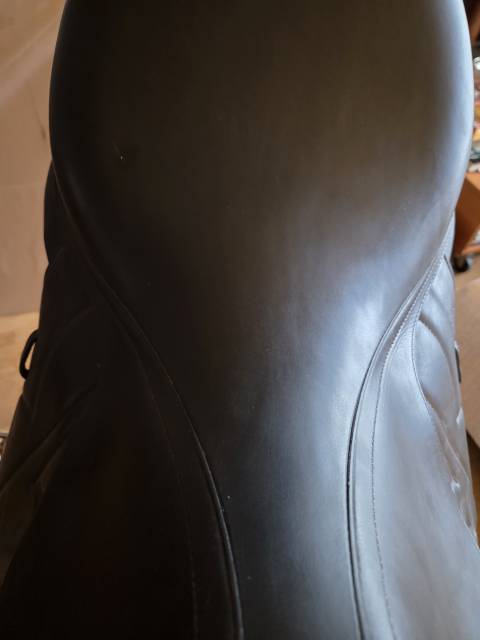 Selle Dressage DEVOUCOUX MAKILA S 17.5