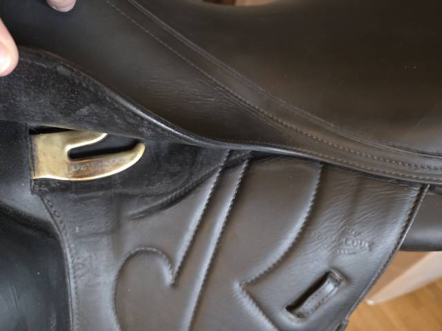 Selle Dressage DEVOUCOUX MAKILA S 17.5