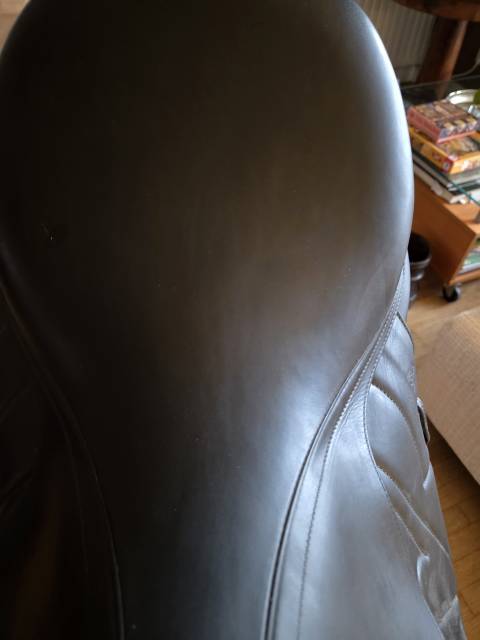 Selle Dressage DEVOUCOUX MAKILA S 17.5