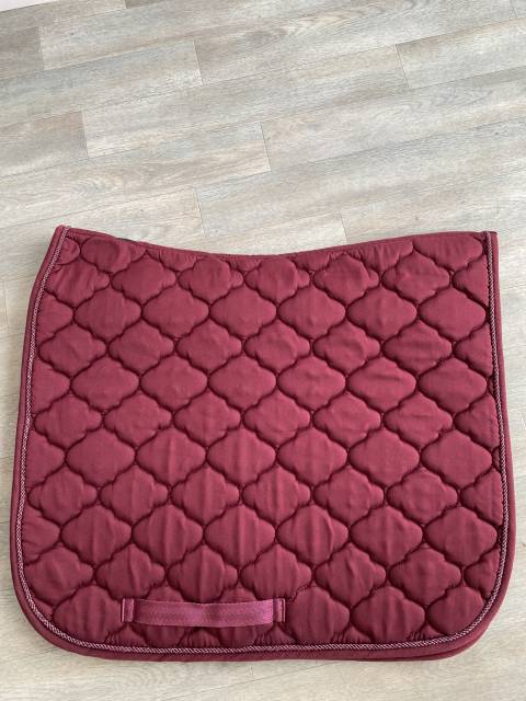 Tapis de dressage bordeaux 