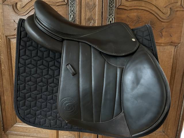 SELLE FORESTIER MODELE SEOUL 17 POUCES