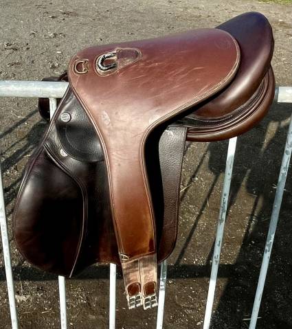 Selle d'obstacle Fran&ccedil;ois Tanguy 17"