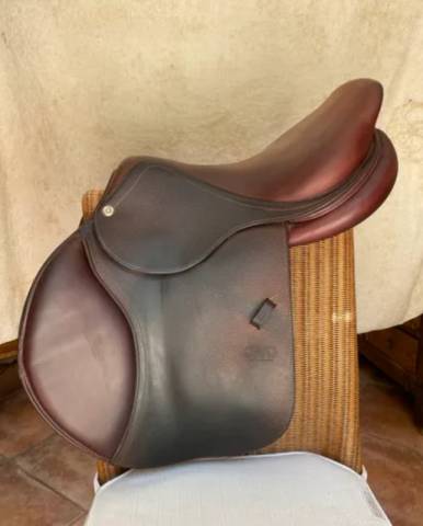 Selle CWD SE02 17 pouces. 