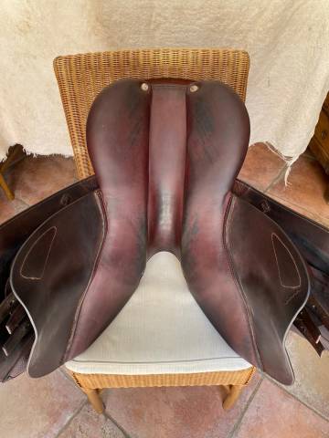 Selle CWD SE02 17 pouces. 