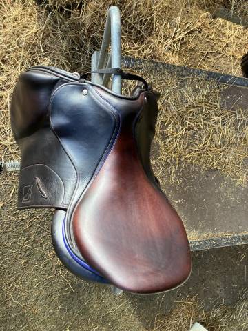 2000&euro; / Selle Childeric doubl&eacute; veau 17,5 de 2025 