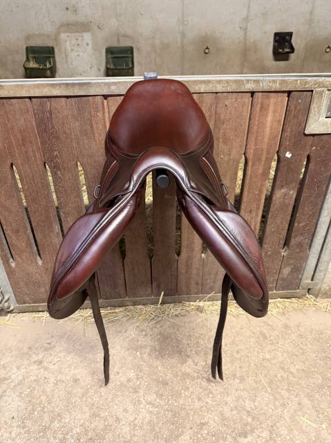 Selle mono quartier  marron CWD 17.5"