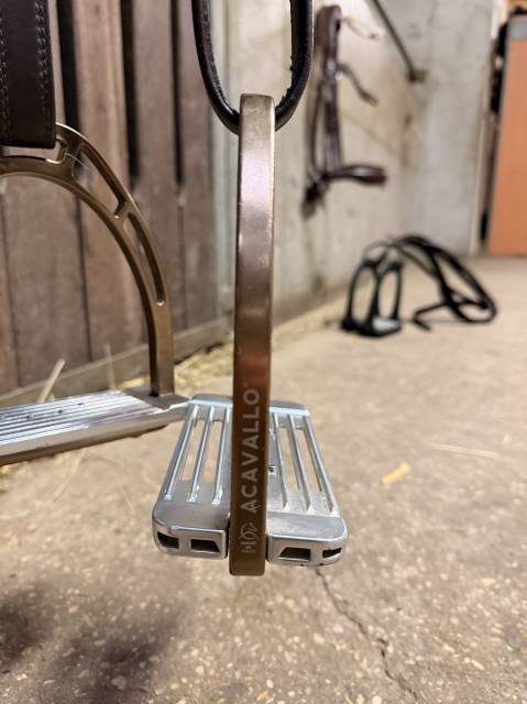 Acavallo stirrups