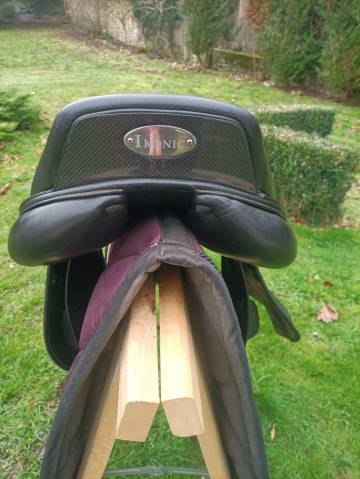 Selle IKONIC mod&egrave;le Elite 18 pouces