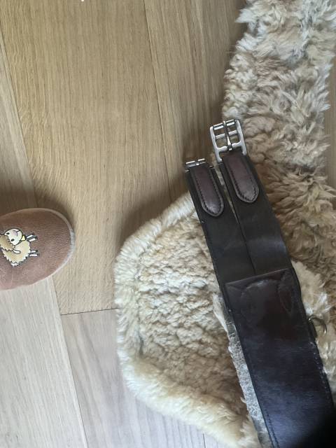 Sangle bavette cuir 135 cm 