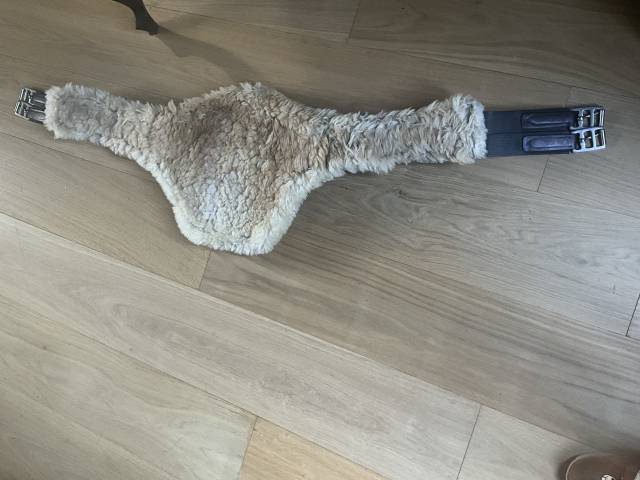 Sangle bavette cuir 135 cm 