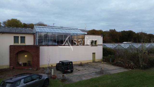 B&acirc;tis et habitations - Ideal agritourisme, pension de chevaux..