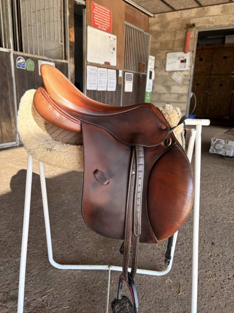 Selle Henri de rivel