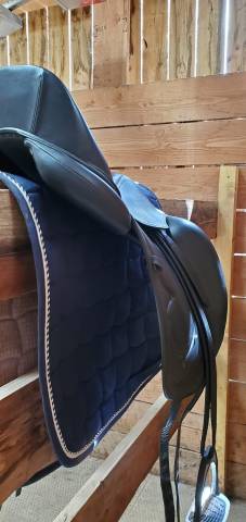 Selle dressage Antares 17&rsquo;