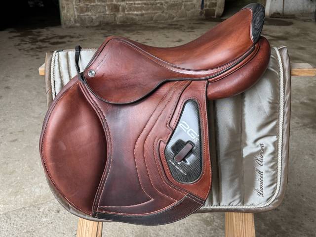 Selle CWD 17p magnifique &eacute;tat 