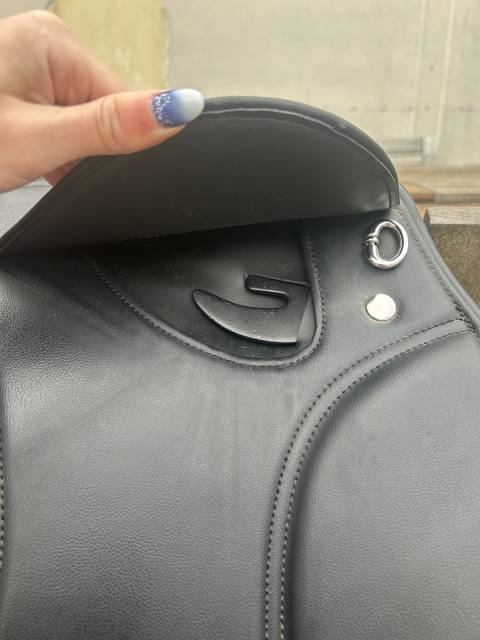 Selle Norton &eacute;quip&eacute;e 