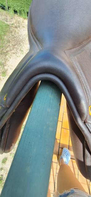 Selle Supr&ecirc;me neuve 17,5 pouces Los Angeles