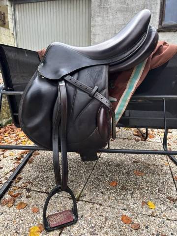 Selle voltaire cross 18 pouces