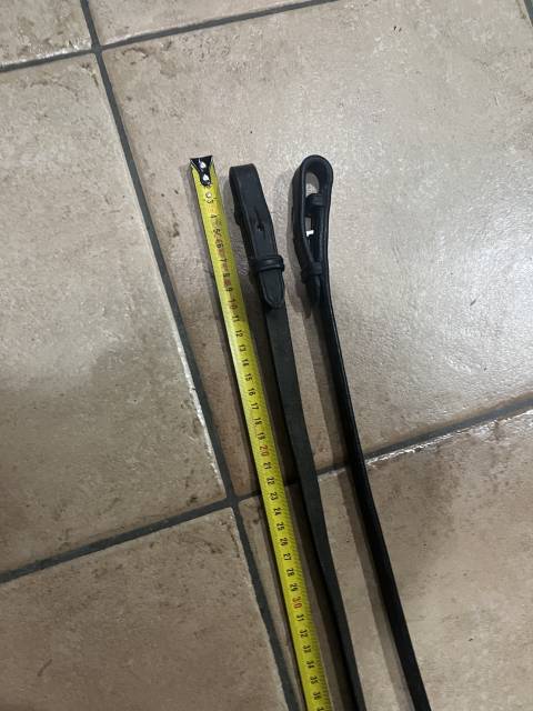 R&ecirc;nes ou r&ecirc;nes allemande NEUF  Cuir noir lisse  