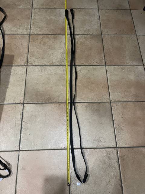 R&ecirc;nes Cuir noir et anti d&eacute;rapant caoutchouc