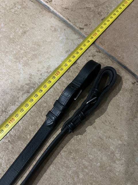 R&ecirc;nes Cuir noir et anti d&eacute;rapant caoutchouc