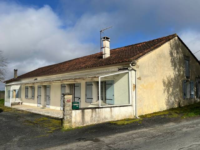Propri&eacute;t&eacute; id&eacute;ale chevaux sur 6 ha proche BERGERAC (24)