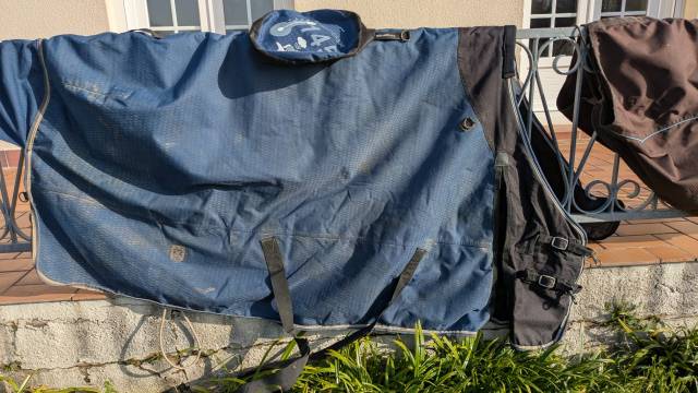 Couverture + couvre cou + couvre reins imperm&eacute;ables