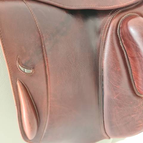 A vendre selle dressage Maurel 17.5