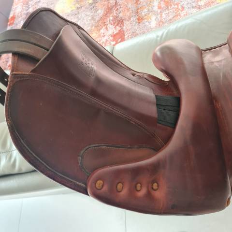 A vendre selle dressage Maurel 17.5