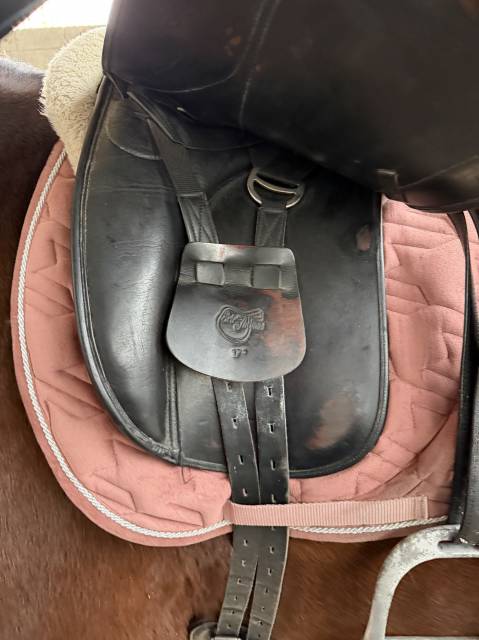 Selle &Eacute;ric Thomas dressage taille 17 