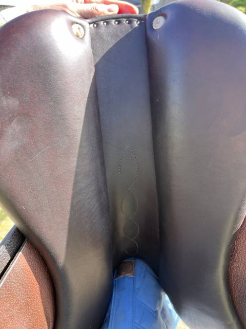 A vendre SELLE ANTARES Contact 17.5'