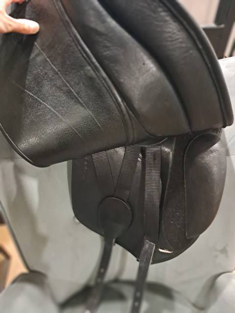 Selle dressage 17"