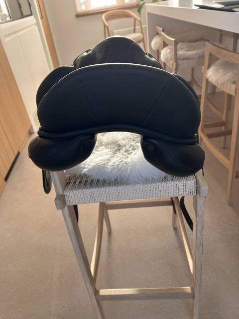 Selle dressage Childeric DNL 17,5