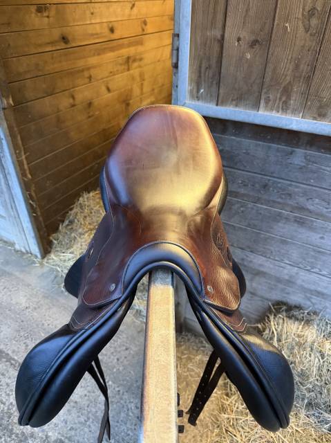 Selle Jump&rsquo;in Monocartier 17,5&rdquo;