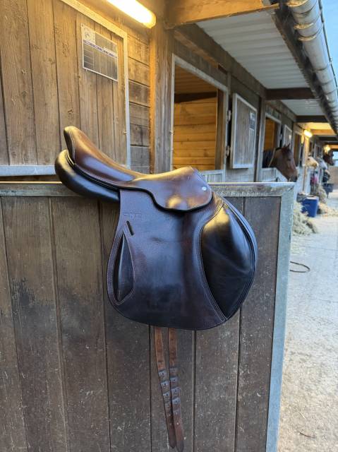 Selle Jump&rsquo;in Monocartier 17,5&rdquo;