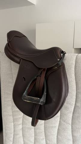 &bull; Antar&egrave;s Signature obstacle 17,5 cuir veau comme neuve