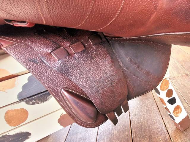 Magnifique selle CWD 2GS mademoiselle 17"5  TB &eacute;tat