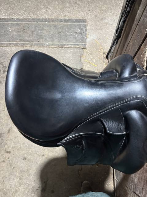 Selle de dressage Devoucoux