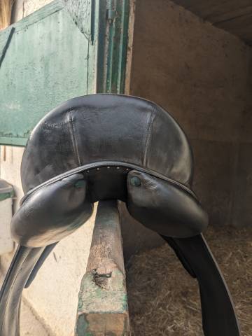 Selle Mendia Devoucoux 17,5 quartier 2