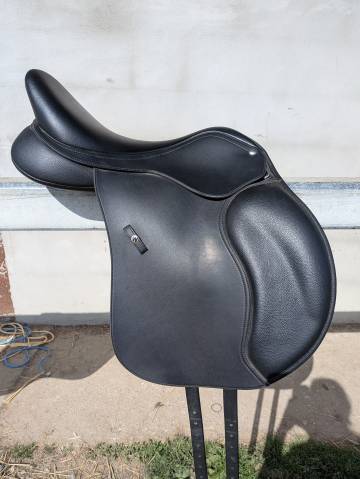 Wintec 500 SC Hart troussequin carr&eacute; 17"