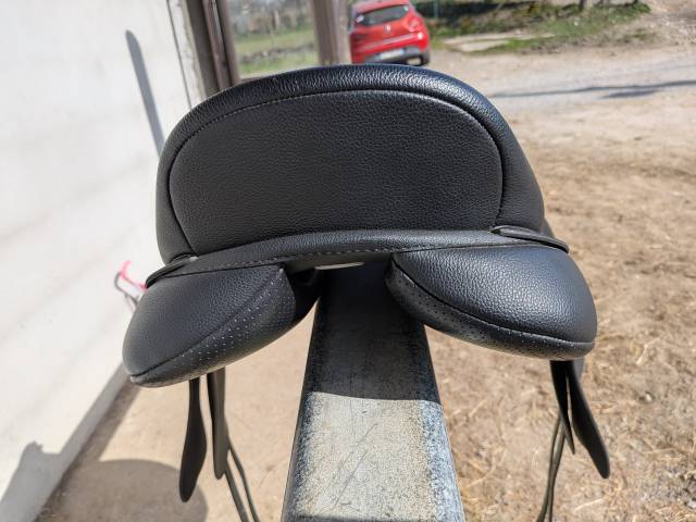 Wintec 500 SC Hart troussequin carr&eacute; 17"