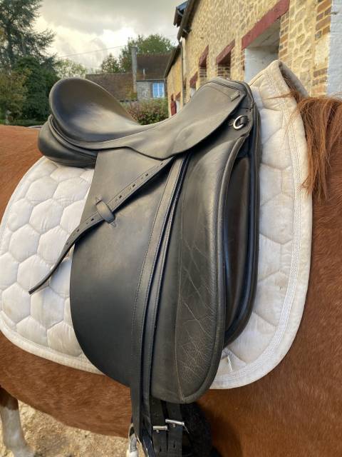Selle dressage Anky 18 pouces