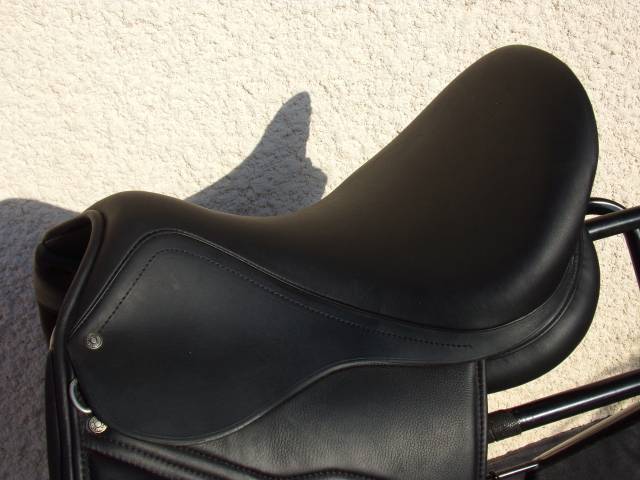 Selle Dressage Antares 17'5 &eacute;tat neuf 