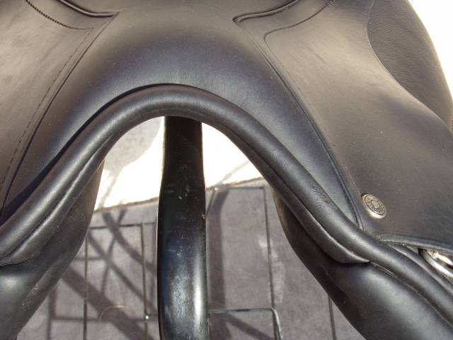 Selle Dressage Antares 17'5 &eacute;tat neuf 