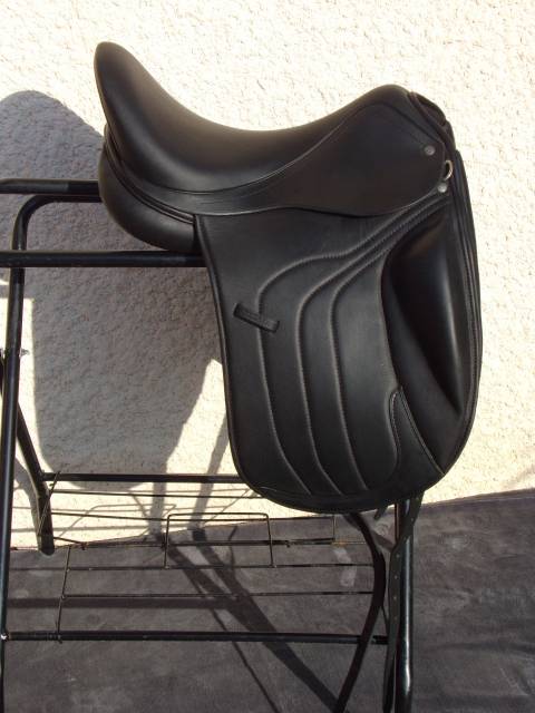 Selle Dressage Antares 17'5 &eacute;tat neuf 